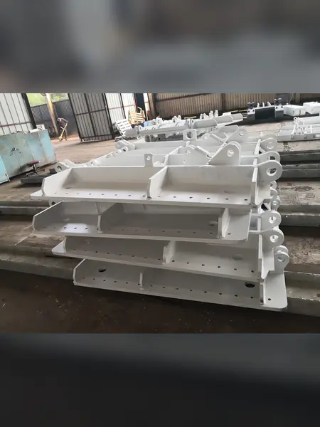 液压支架结构件成品 01 — 焊接、抛丸、喷涂后的结构件