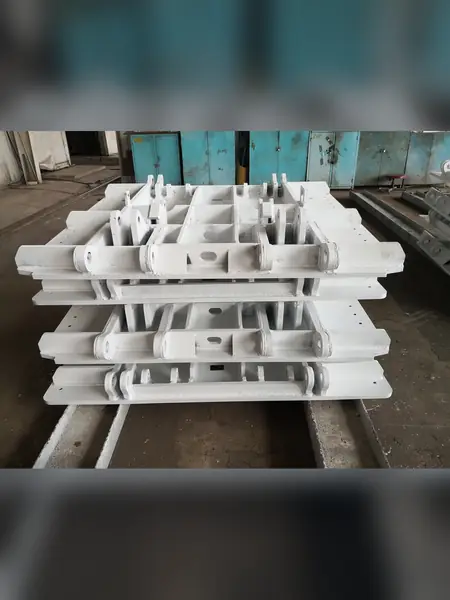 液压支架结构件成品 04 — 焊接、抛丸、喷涂后的结构件